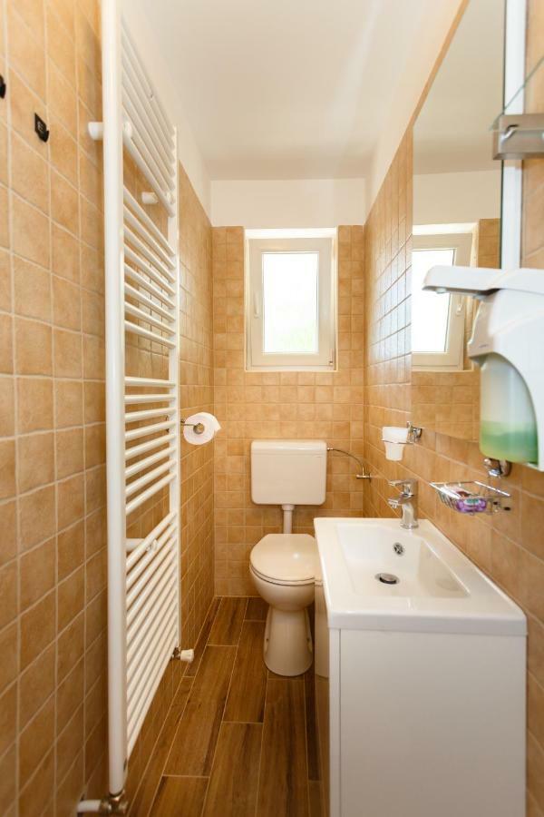 Sonja Appartement Krk Town Buitenkant foto