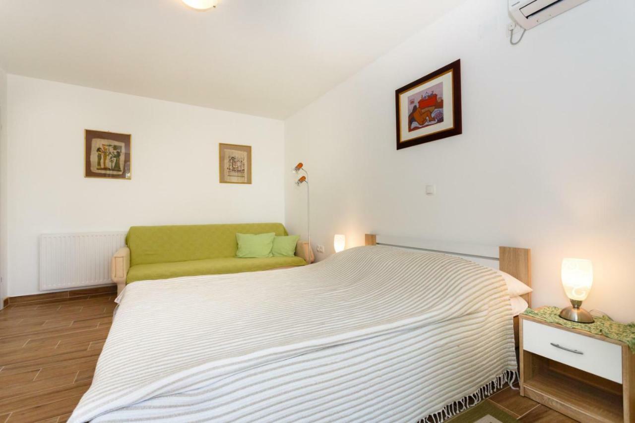 Sonja Appartement Krk Town Buitenkant foto